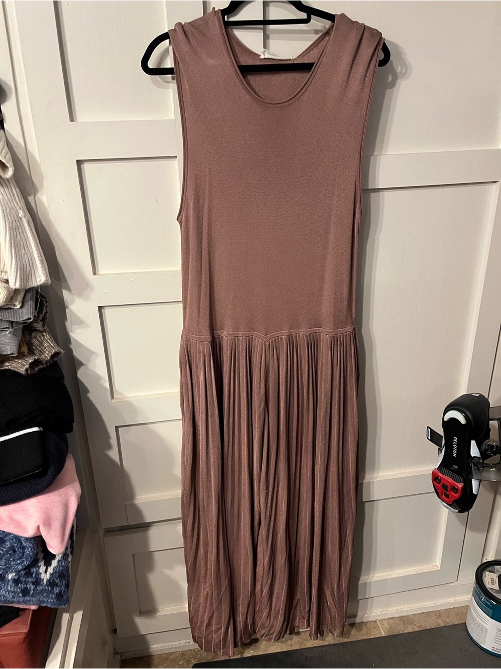 NWT.  Everlane.  Sleeveless Mauve Maxi Dress - Elegant Pleated Skirt